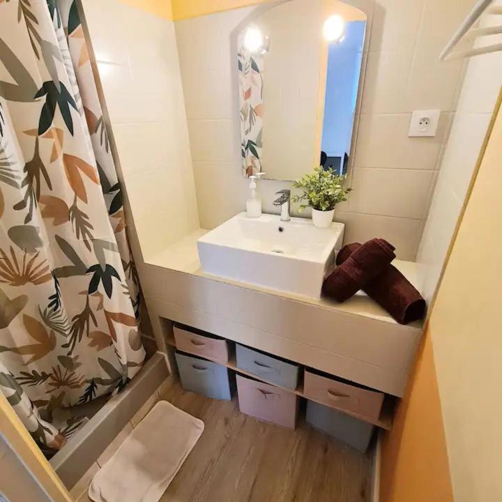 Le Tropical - Local A Velos Au Centre Historique Apartment